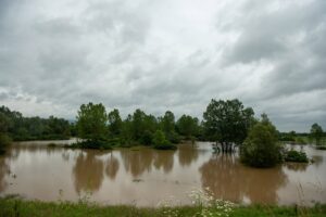 BOVANSKO JEZERO POPLAVILO POLJA