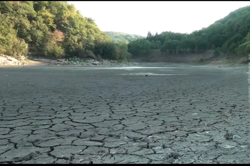 jezero-zaton-830x553