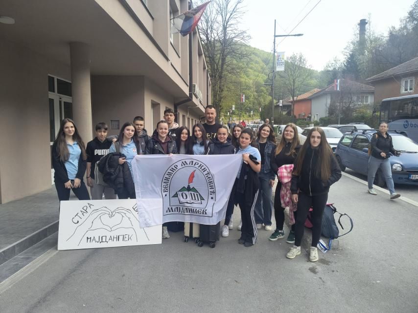 img-40cdee64121835e5e01b1d7fba1bdfa3-v5456553283152581514