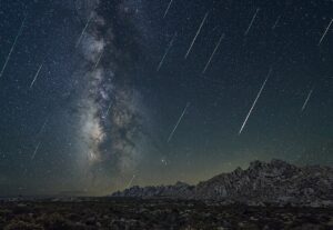 1280px-Perseid_Meteor_Shower_at_Mojave_National_Preserve_(51374983157)_(cropped)